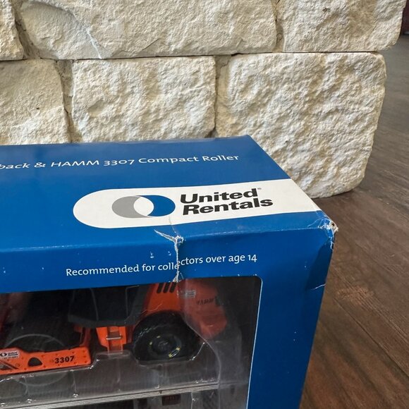 Collectors series IX International DuraStar Rollback & HAMM 3307 Compact Roller - Picture 3 of 6